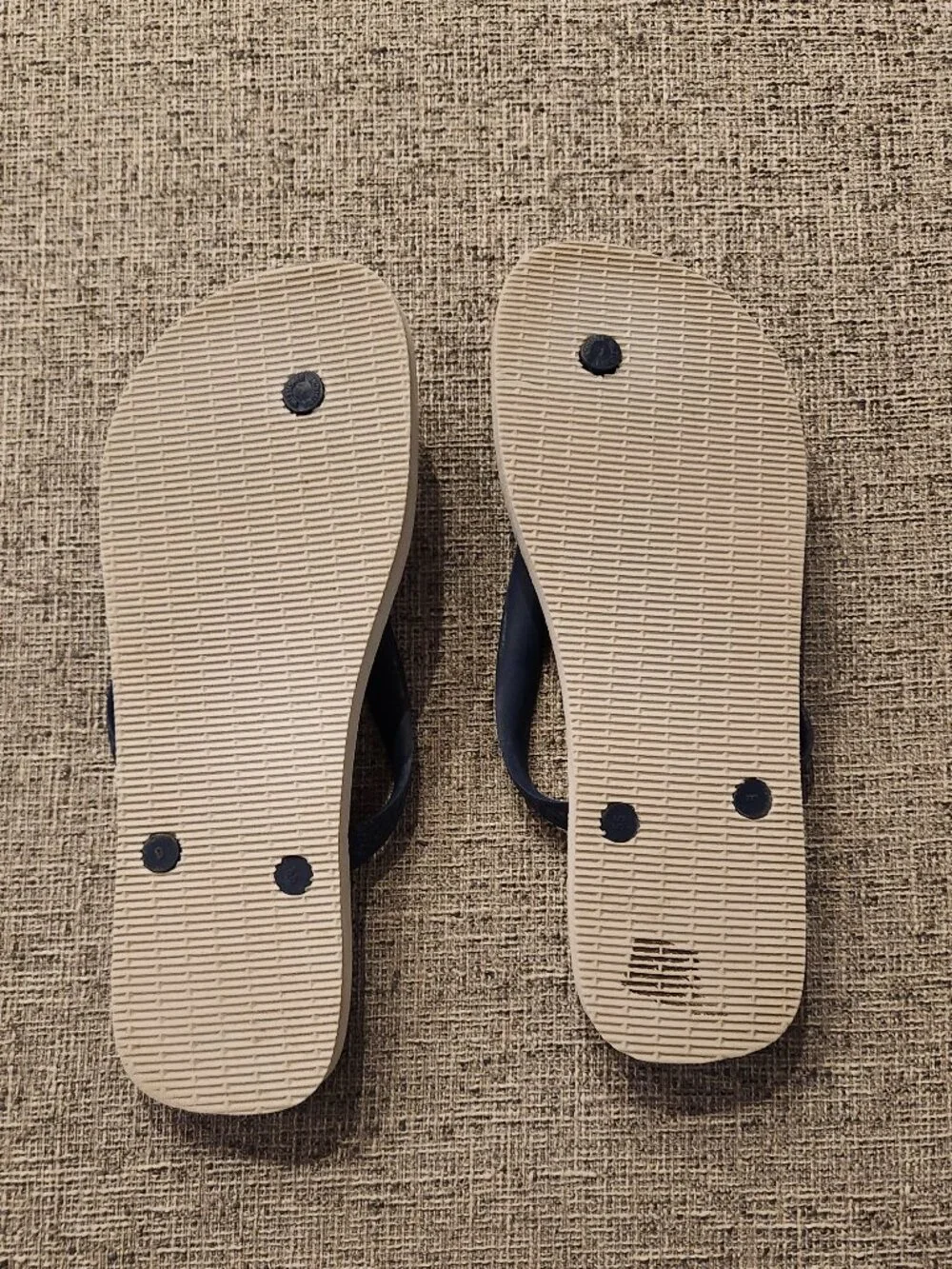 Havaianas Size 9 flip flops